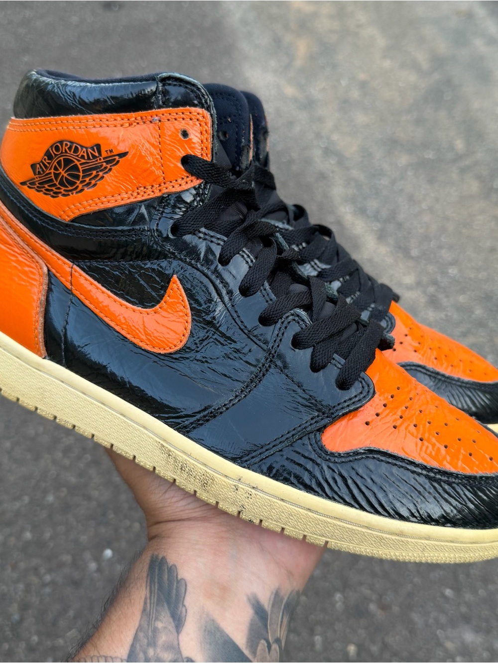 Air Jordan 1 High OG "Shattered Backboard" - Black & Orange size 9.5 mens